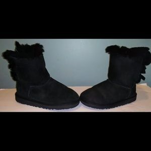 UGG Bailey Bow II Kids Boot Black 1017394K-Black. Child’s size 3